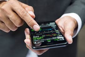 Understanding the Dynamics of Crypto Trading Models Understanding the Dynamics of Crypto Trading Models